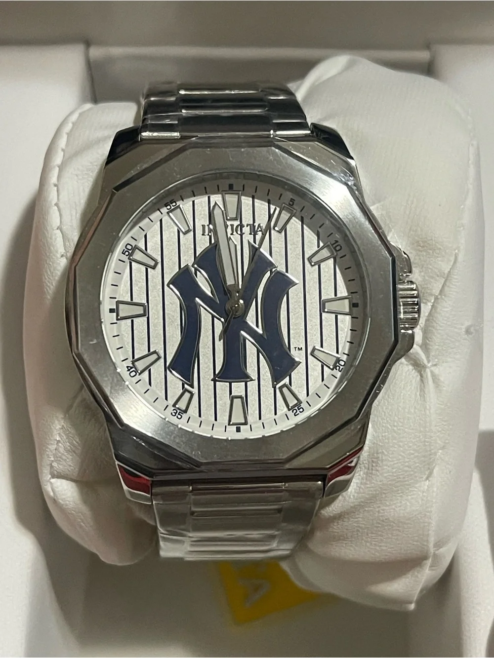 nvicta Speedway New York Edition Men's Watch - 42mm. Steel (49859) new